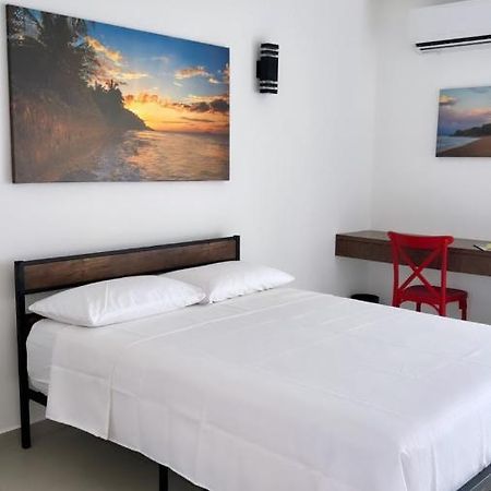 Red Flamboyan Guesthouse And Restaurant Rincon Esterno foto