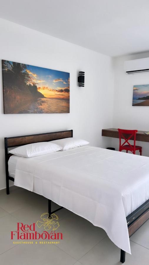 Red Flamboyan Guesthouse And Restaurant Rincon Esterno foto